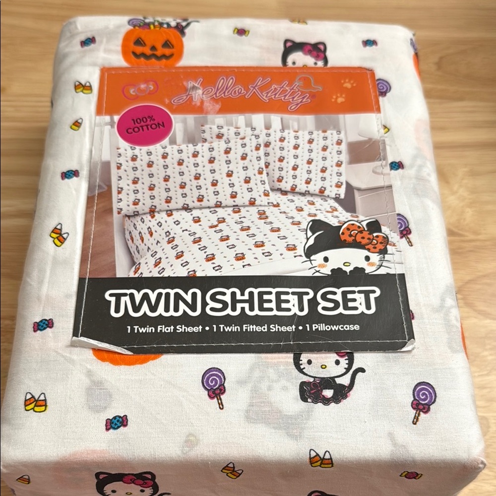 Hello Kitty Twin Sheet Set